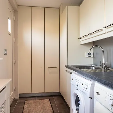 Luxury 4 Bed In Sheen Falls Feriehus