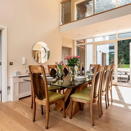 Luxury 4 Bed In Sheen Falls Feriehus *