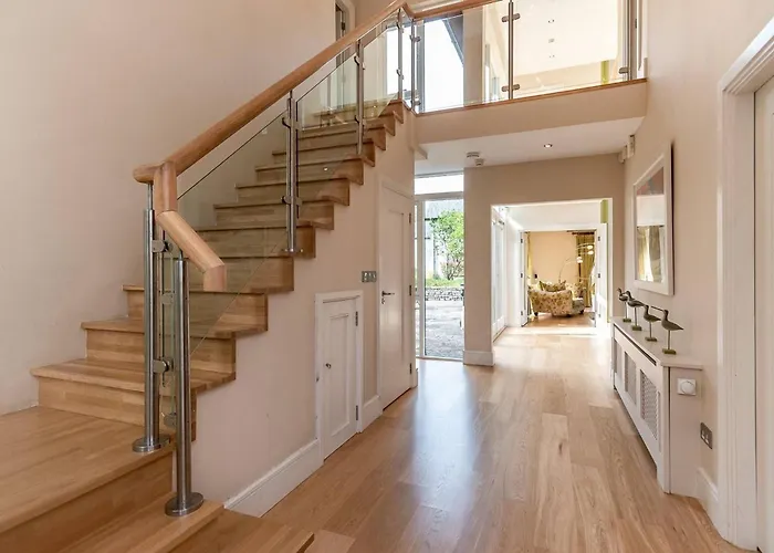 Luxury 4 Bed In Sheen Falls *